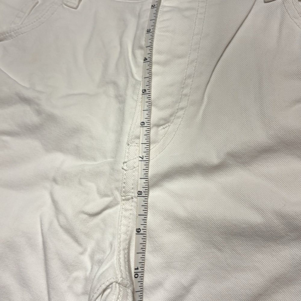 Levi's Women’s 515 White Capri Jeans
Measurements in pics / have some stretch - Picture 5 of 8